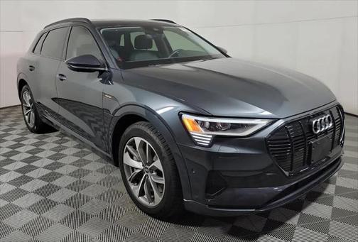 2021 Audi e-tron Premium Plus