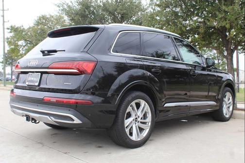 2023 Audi Q7 45 Premium