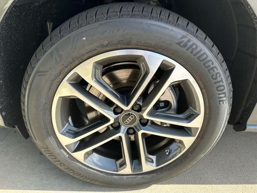 2025 Audi Q5 Premium