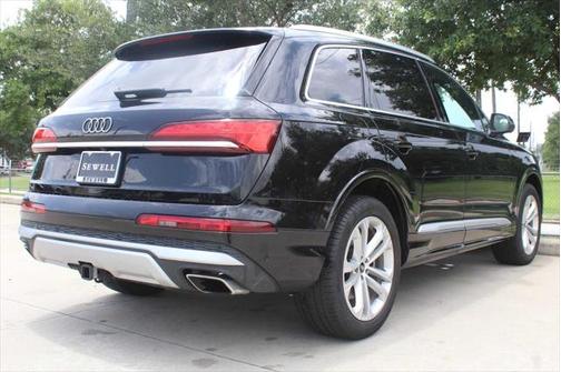 2025 Audi Q7 55 Premium Plus