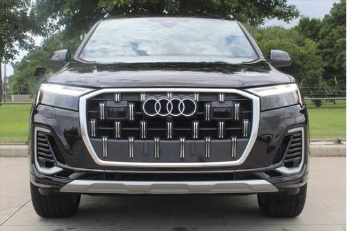 2025 Audi Q7 55 Premium Plus