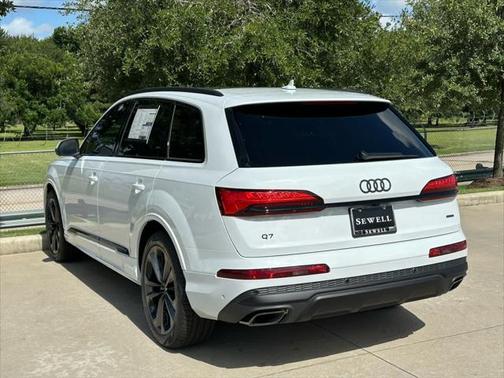 2025 Audi Q7 55 Premium Plus
