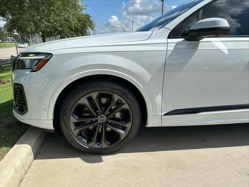 2025 Audi Q7 55 Premium Plus
