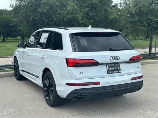 2025 Audi Q7 55 Premium Plus