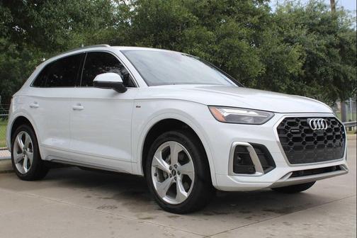 Glacier White Metallic 2023 Audi Q5 45 S line Premium Plus