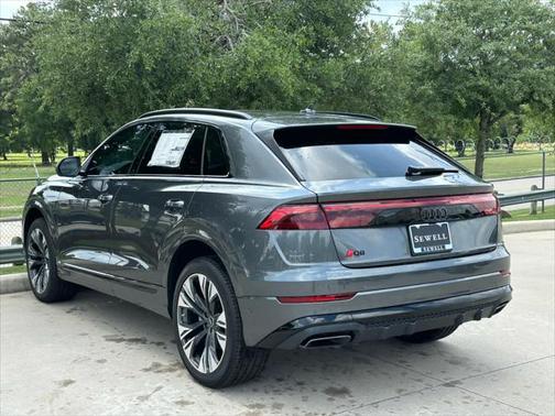 2025 Audi Q8 55 Premium Plus