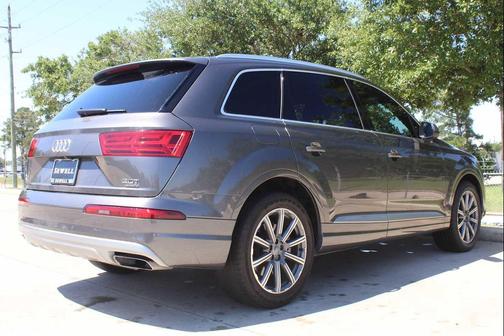 GRAY 2018 Audi Q7 3.0T Prestige