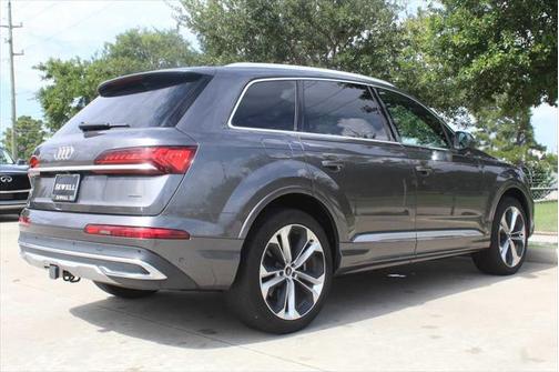 2022 Audi Q7 55 Premium Plus