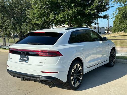 2026 Audi Q8 55 Premium Plus
