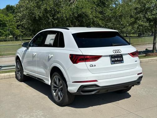 2025 Audi Q3 Premium 45 TFSI S line quattro Tiptronic