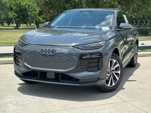 2025 Audi Q6 e-tron Premium Plus quattro