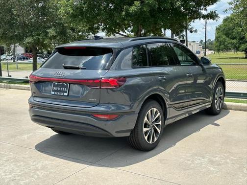 2025 Audi Q6 e-tron Premium Plus quattro