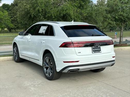 2025 Audi Q8 55 Premium Plus