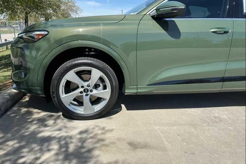 District Green Metallic 2026 Audi Q5 Premium Plus TFSI quattro S tronic