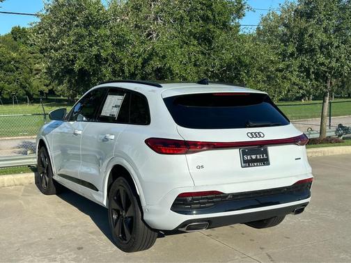 2025 Audi Q5 Premium Plus