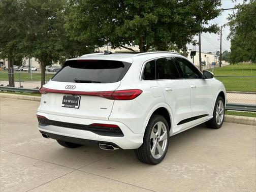 2025 Audi Q5 Premium Plus