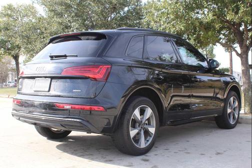 2024 Audi Q5 40 Premium Plus