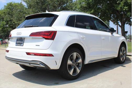 2023 Audi Q5 40 Premium Plus