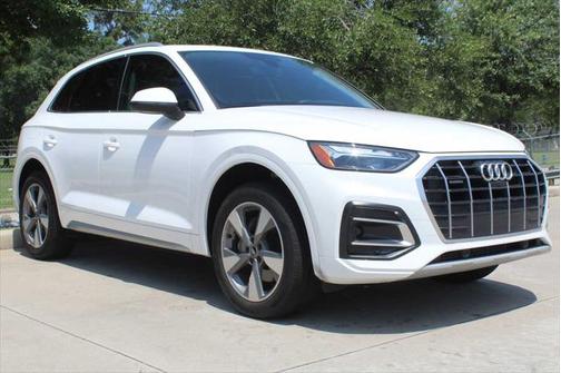 2023 Audi Q5 40 Premium Plus