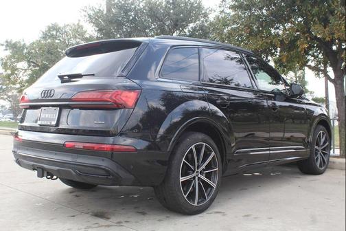 2023 Audi Q7 55 Premium Plus