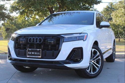 2025 Audi Q7 45 Premium Plus