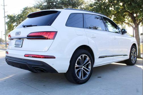 2025 Audi Q7 45 Premium Plus