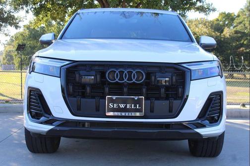 2025 Audi Q7 45 Premium Plus