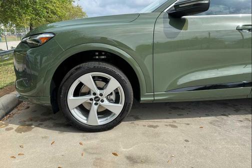 2026 Audi Q5 Premium Plus TFSI quattro S tronic