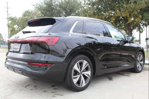 2024 Audi Q8 e-tron Premium Plus