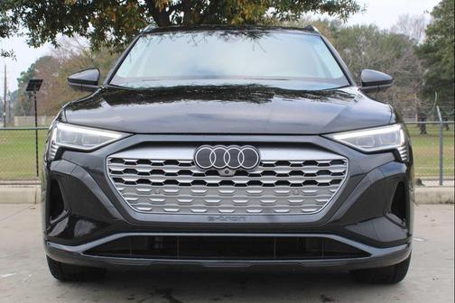 2024 Audi Q8 e-tron Premium Plus