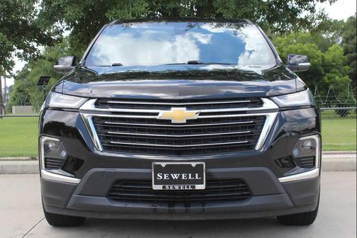 Mosaic Black Metallic 2023 Chevrolet Traverse LT Cloth