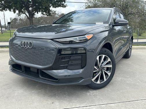 2025 Audi Q6 e-tron Premium quattro