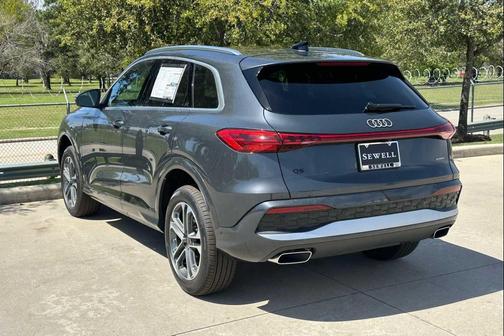 Tambora Gray Metallic 2026 Audi Q5 Premium TFSI quattro S tronic