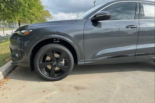 Tambora Gray Metallic 2026 Audi Q5 Premium TFSI quattro S tronic