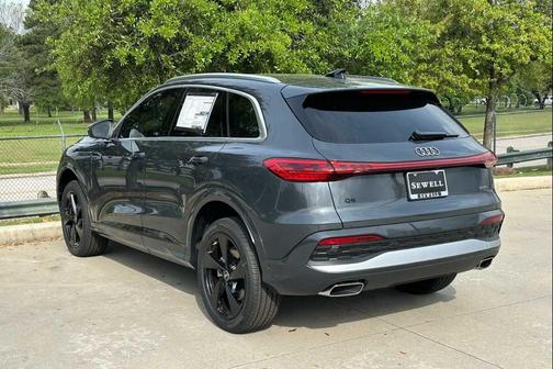 Tambora Gray Metallic 2026 Audi Q5 Premium TFSI quattro S tronic