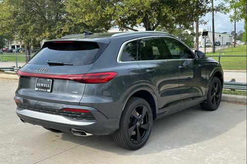 Tambora Gray Metallic 2026 Audi Q5 Premium TFSI quattro S tronic