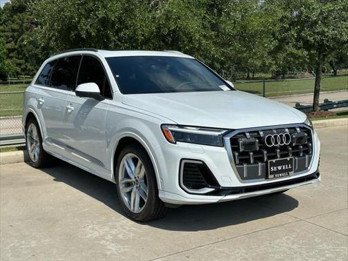 2025 Audi Q7 55 Premium Plus