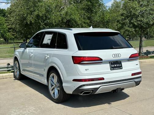 2025 Audi Q7 55 Premium Plus