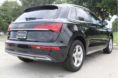 2023 Audi Q5 40 Premium