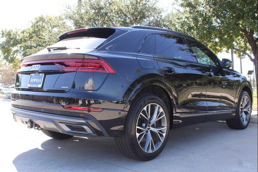 2023 Audi Q8 55 Premium Plus