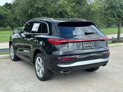 2025 Audi Q5 Premium Plus