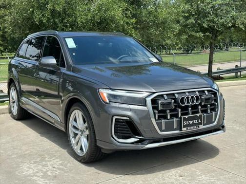 2025 Audi Q7 55 Premium Plus