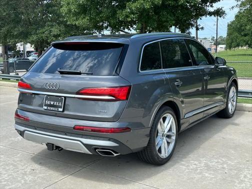 2025 Audi Q7 55 Premium Plus