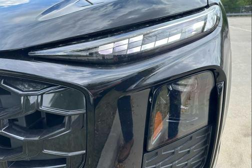 Mythos Black Metallic 2026 Audi Q3 TFSI quattro S tronic