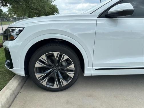 2025 Audi Q8 55 Premium Plus