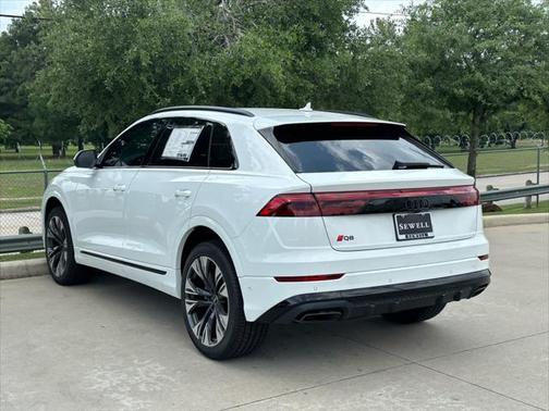 2025 Audi Q8 55 Premium Plus