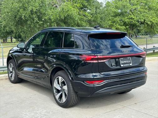 2025 Audi Q6 e-tron Premium Plus quattro