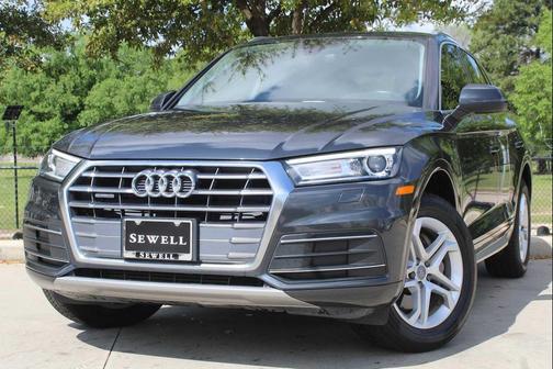 Manhattan Gray Metallic 2019 Audi Q5 45 Premium