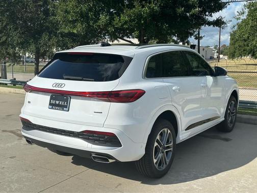 2025 Audi Q5 Premium