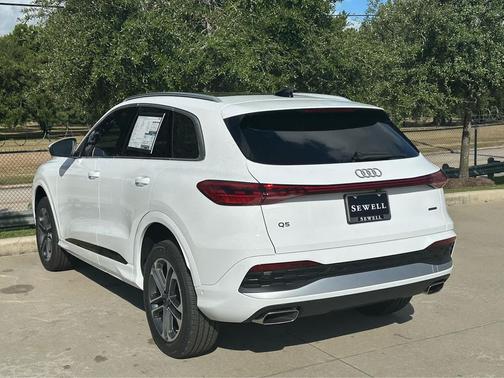 2025 Audi Q5 Premium